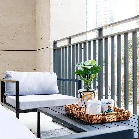Higuests - Elegant Apt With Terrace Minutes From Burj Khalifa Dubai Esterno foto