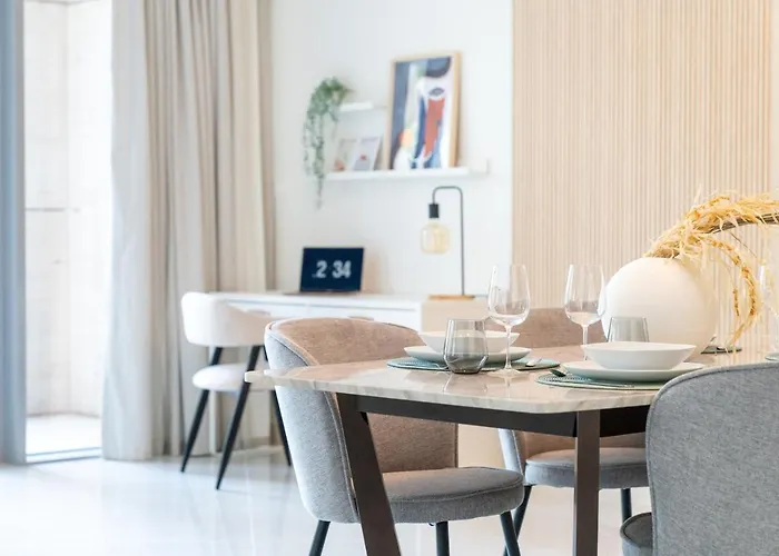 Higuests - Elegant Apt With Terrace Minutes From Burj Khalifa